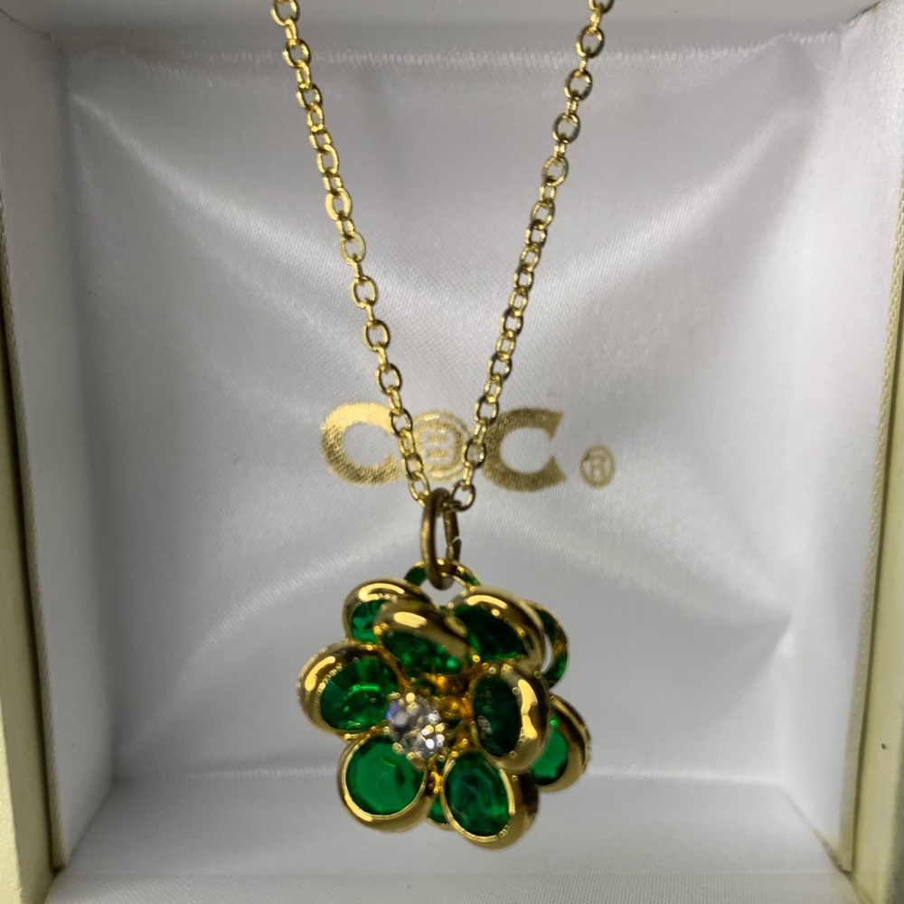 Emerald green flower necklace